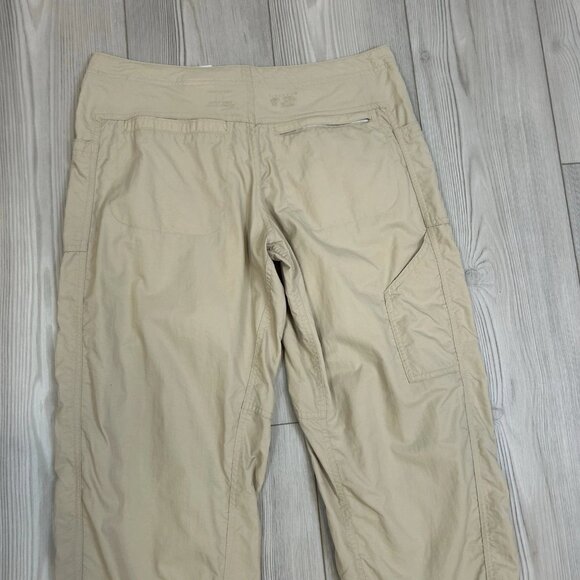 MOUNTAIN HARDWEAR Women OL1153 Khaki Cropped Hiking Capri Pants SZ 8 Zip Pocket - Picture 6 of 12